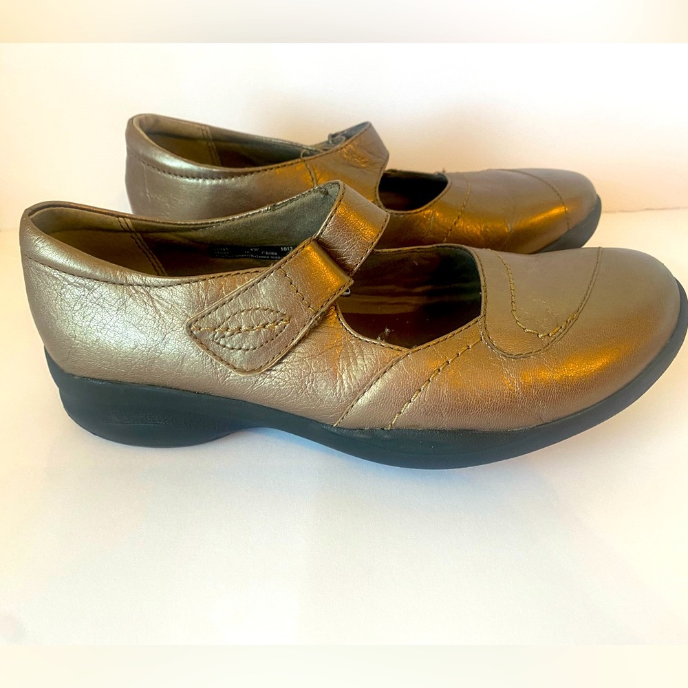 Clarks In Motion Comfort Shoes Bronze Metallic Leather Mary Jane Loafers